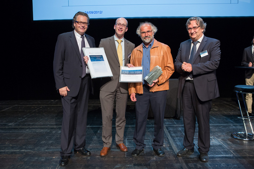 Siegerehrung des Medtech Awards 2012 (v..l.n.r.): Prof. Dr. Lutz Nolte, Dr. Martin Leonhard, Prof. Dr. Martin Frenz und Prof. Dr. Beda M. Stadler.